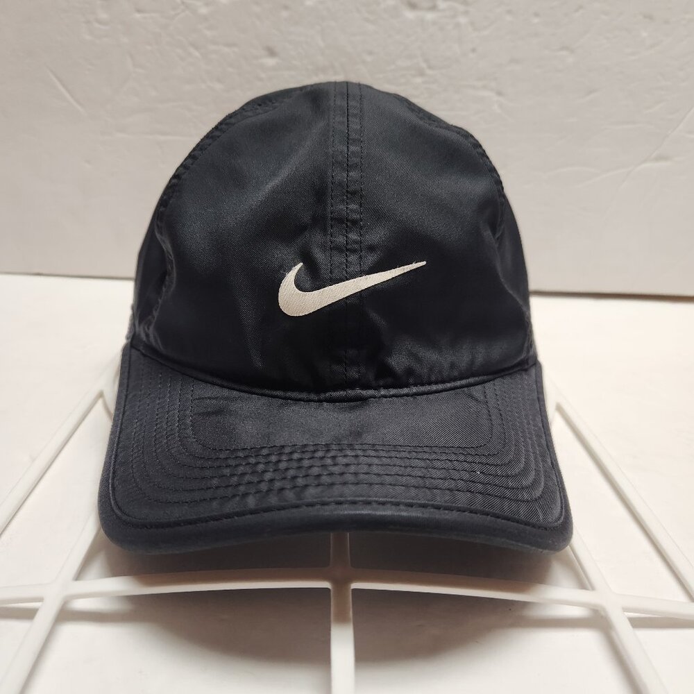 2018 Nike Dri fit featherlight runners adjustable strap unisex cap black